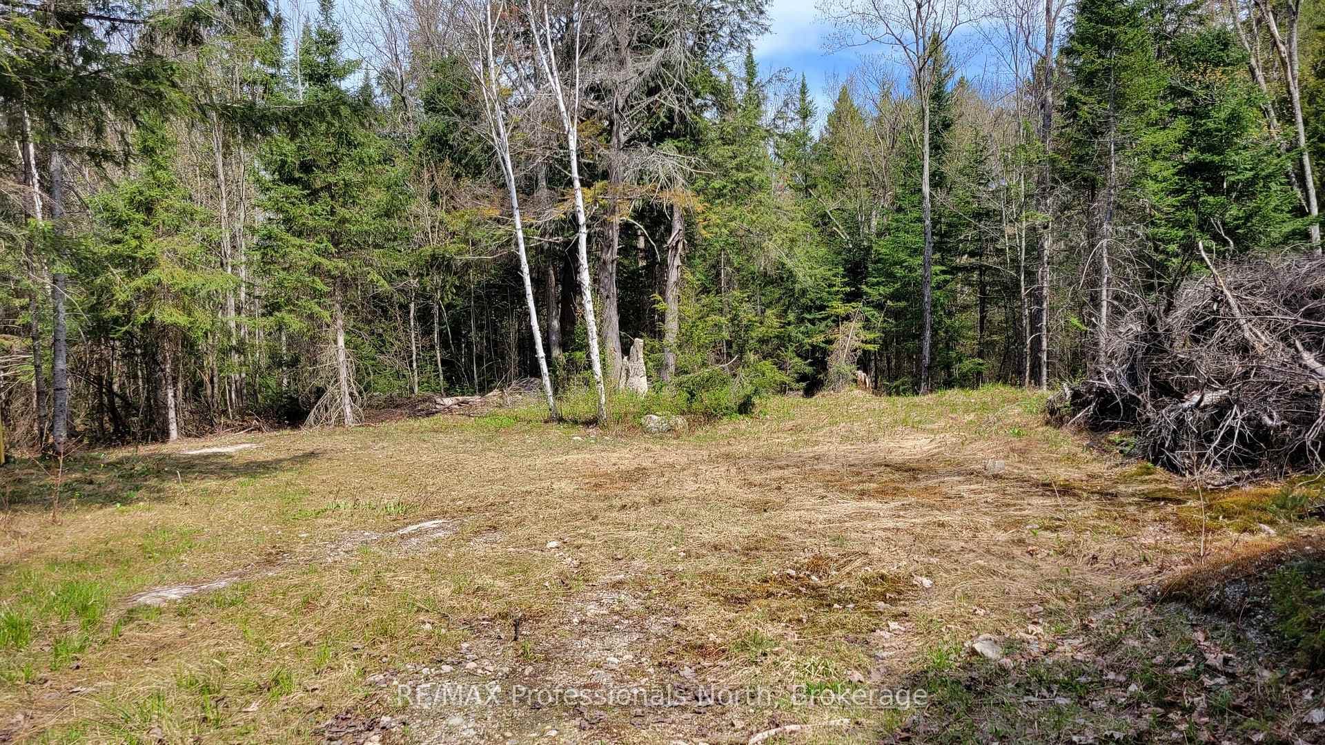 1469 YEARLEY Road photo 3