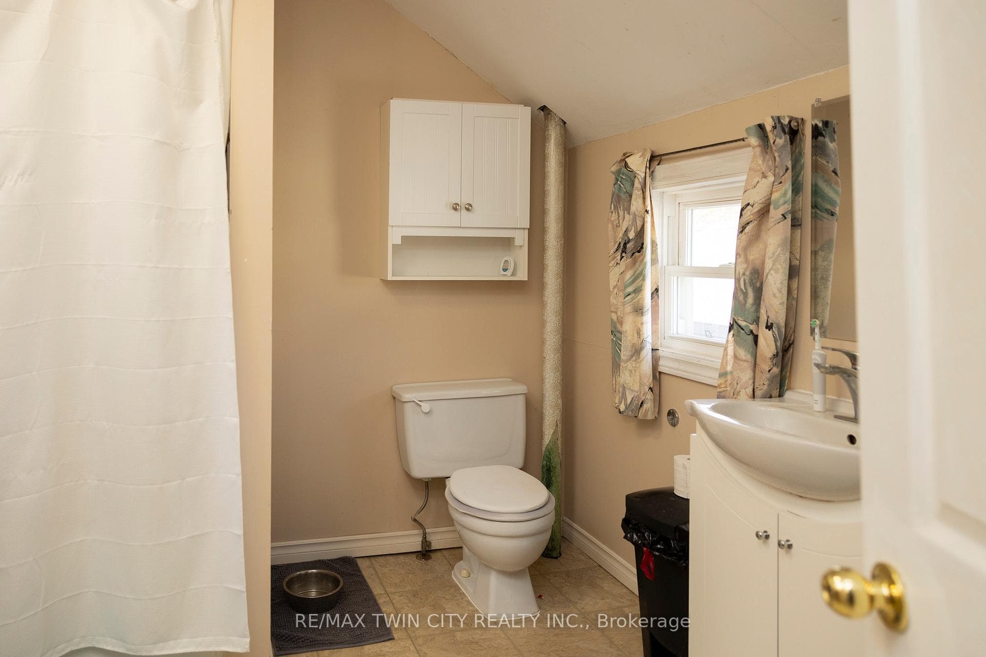 264 OAKLAND Road photo 20