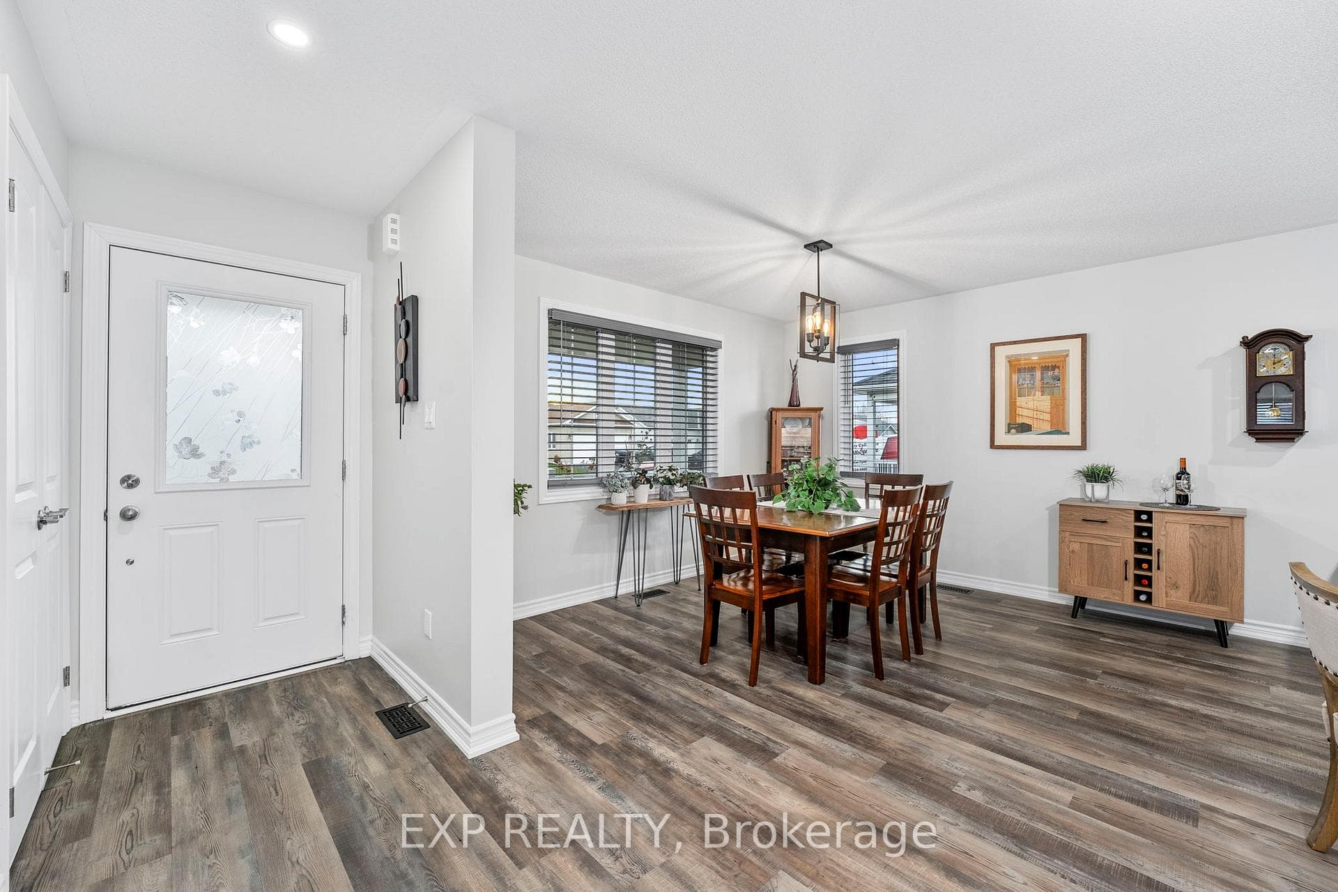 Spacious, Open Entry