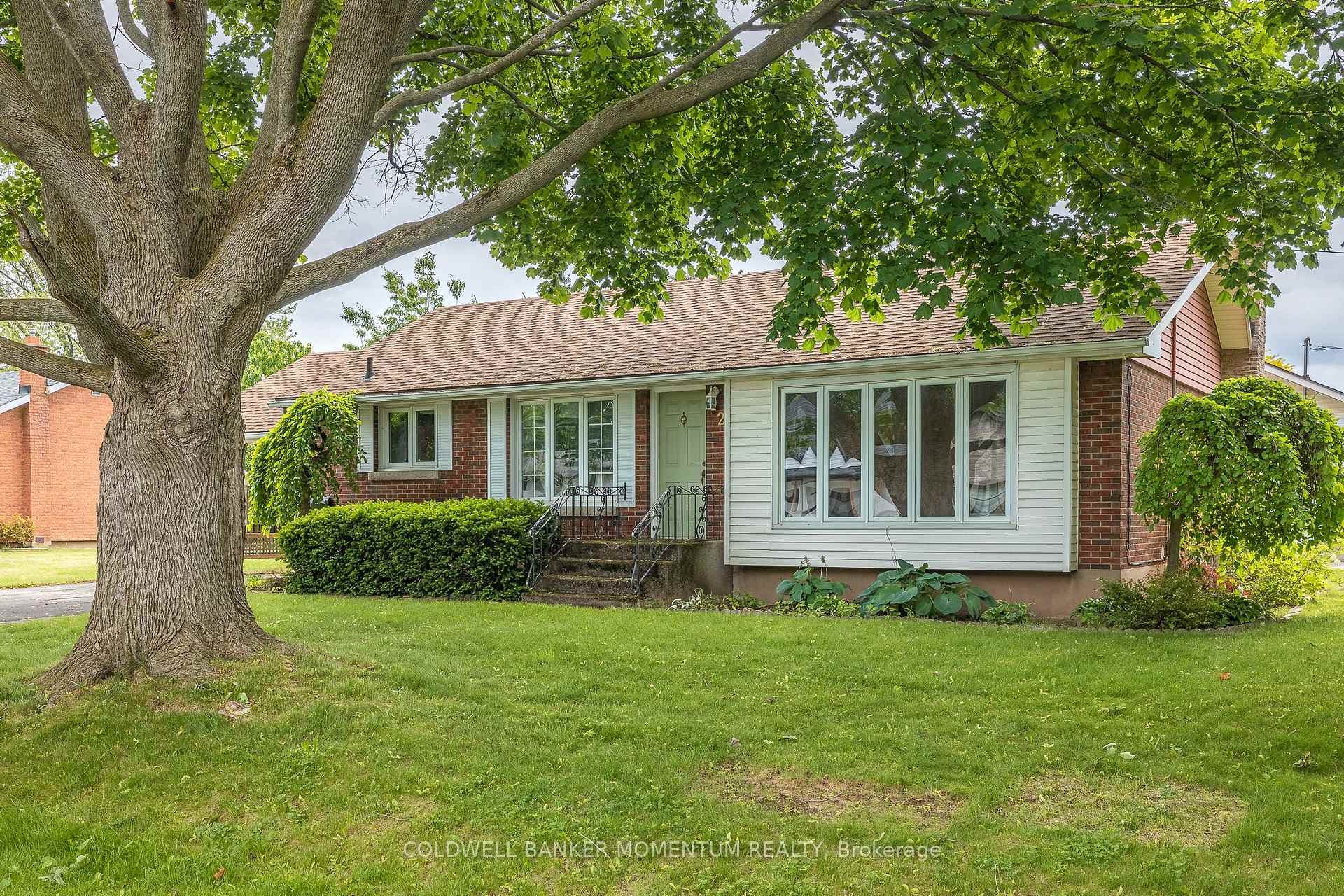 2 Lakeview Avenue photo 2