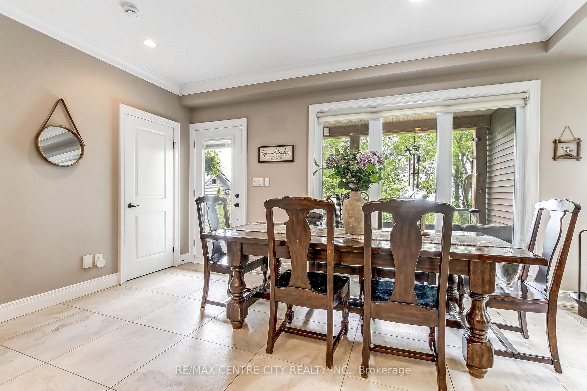 136 Brayside Street photo 16