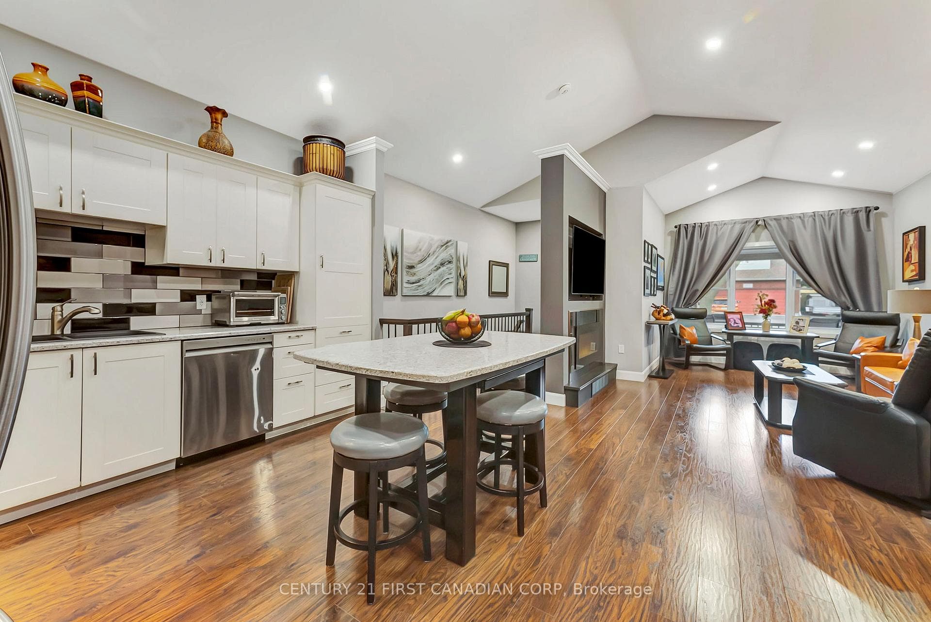 208 Nelson Street photo 12