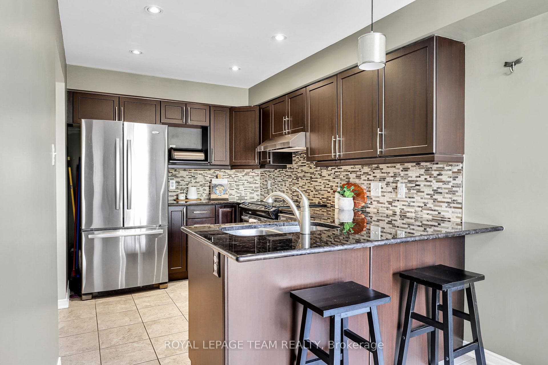 356 Aldworth Private photo 14