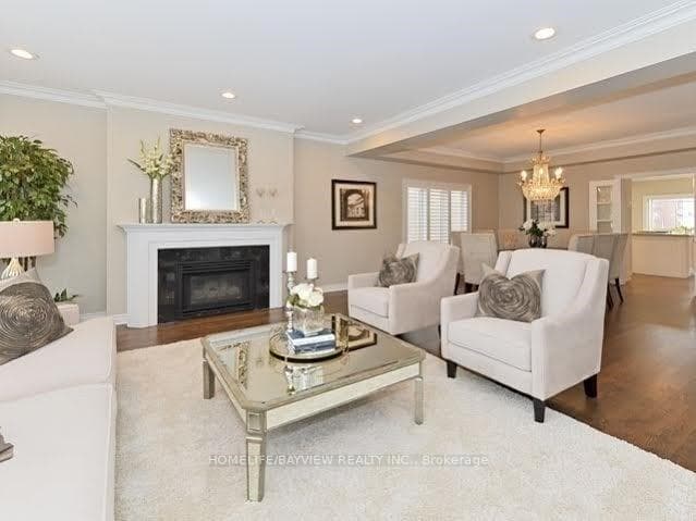 389 Douglas Avenue photo 5