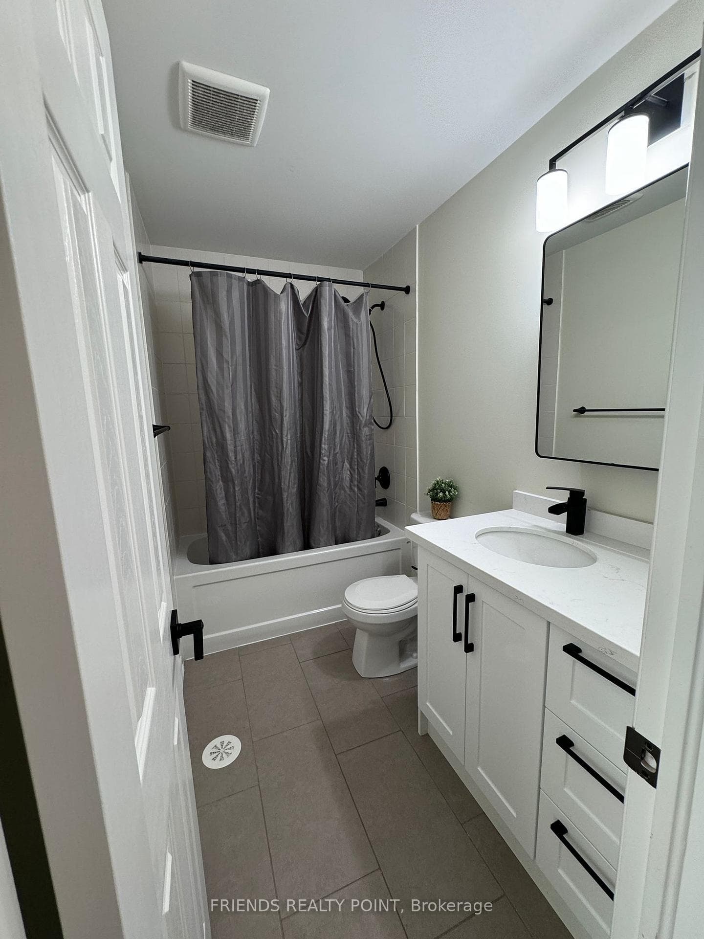 386 Ladycroft Terrace photo 6