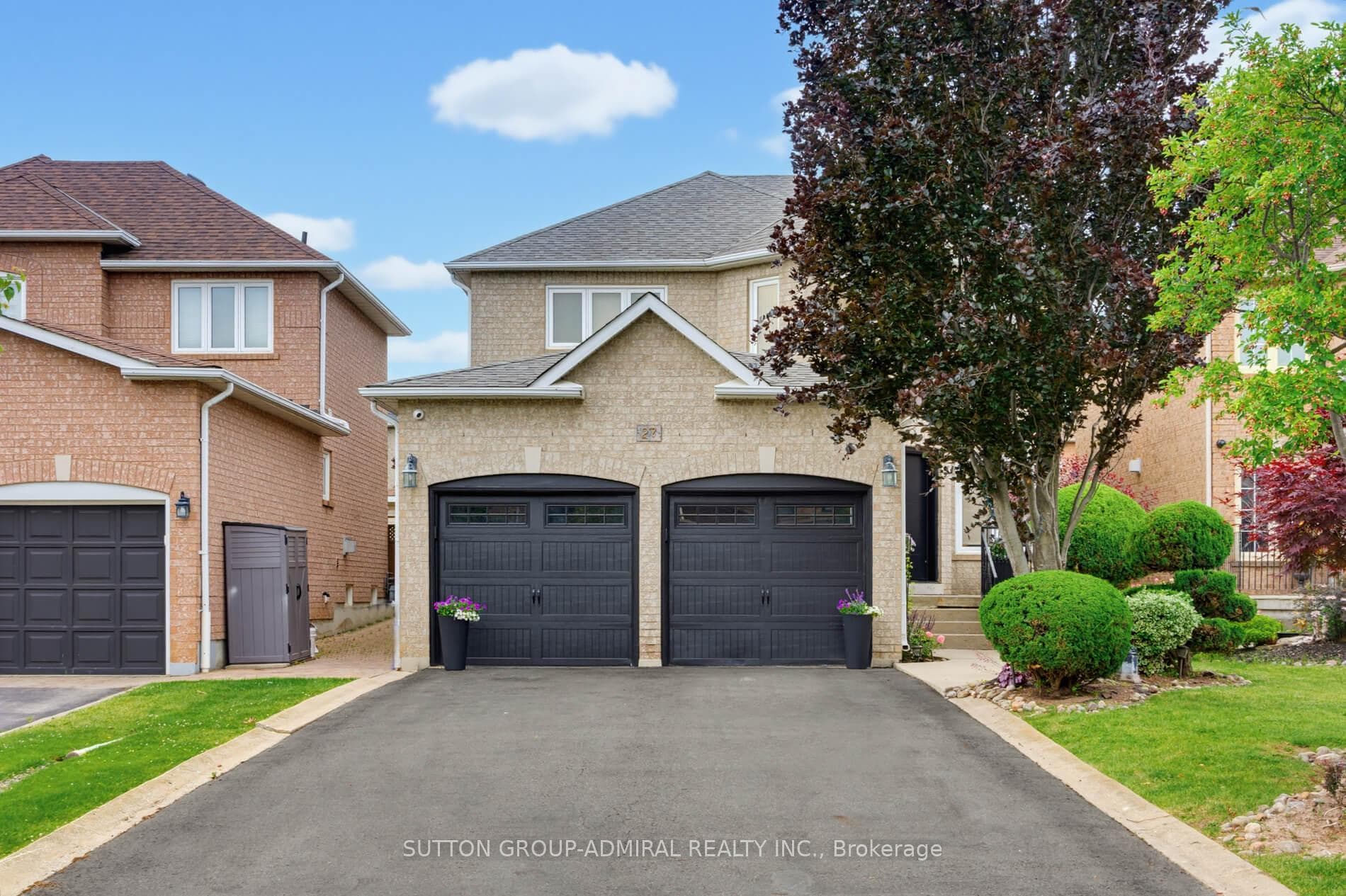 27 Pine Hollow Crescent photo 1