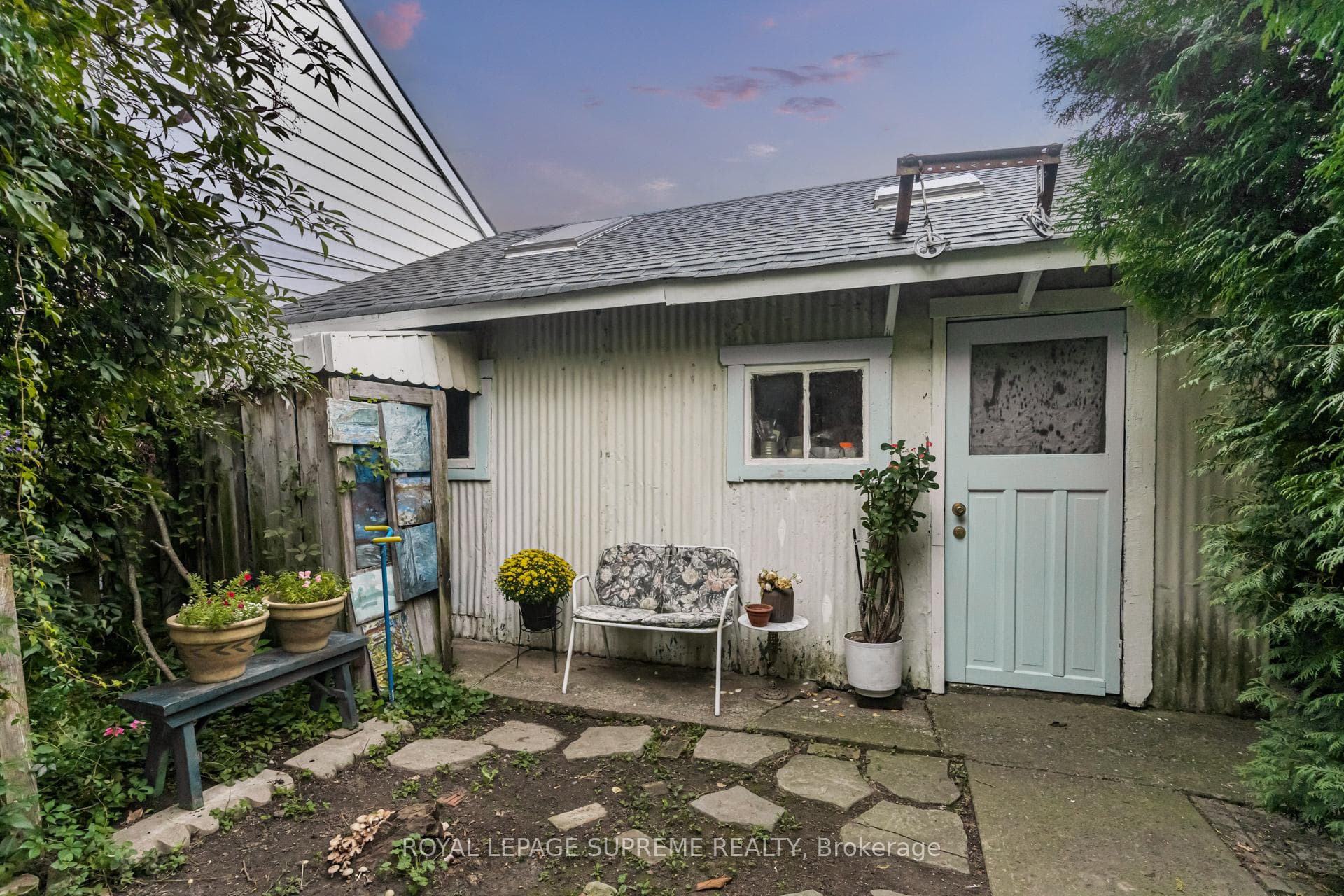 149 Euclid Avenue photo 35
