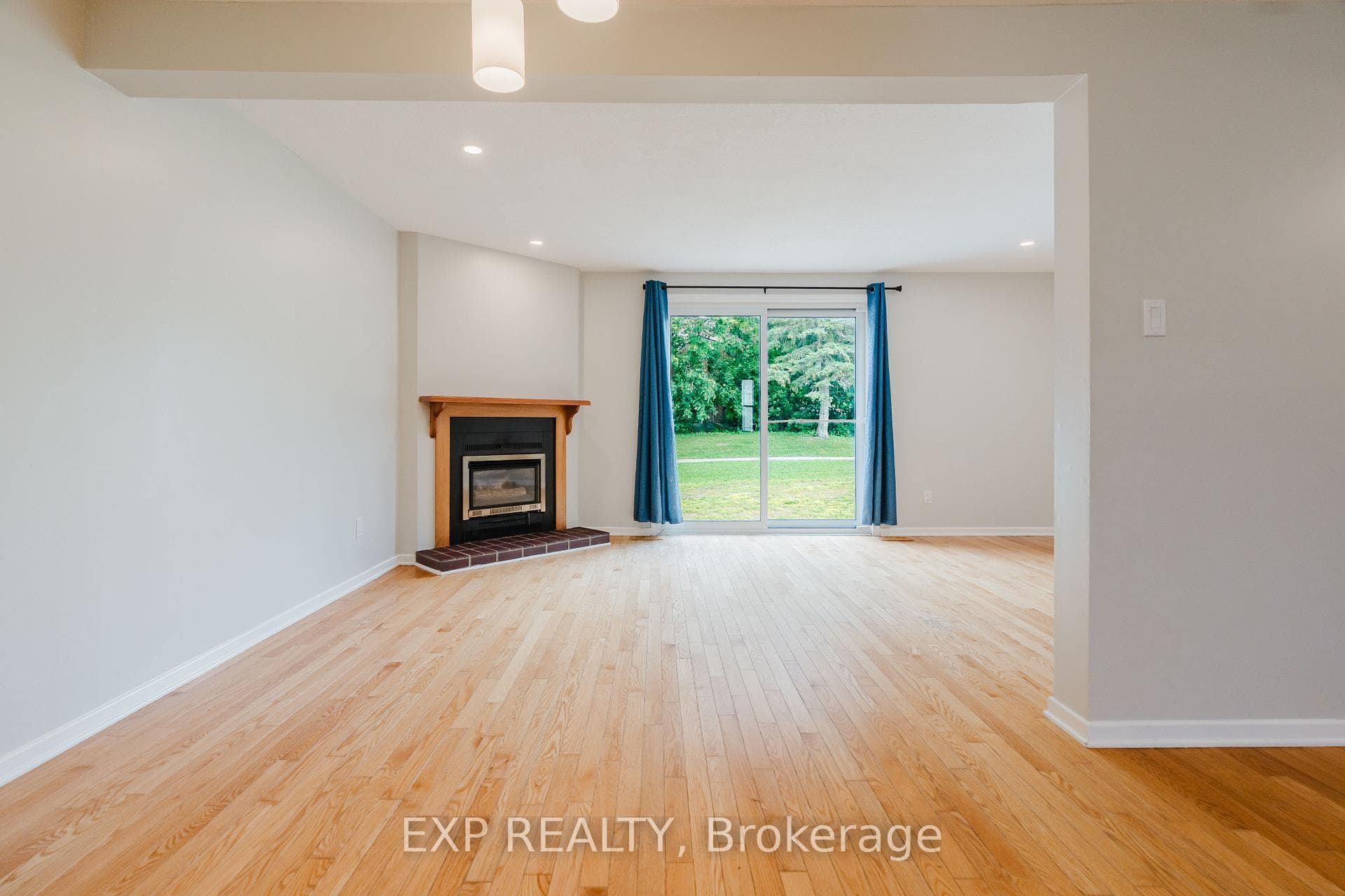 1127 Avignon Court photo 9