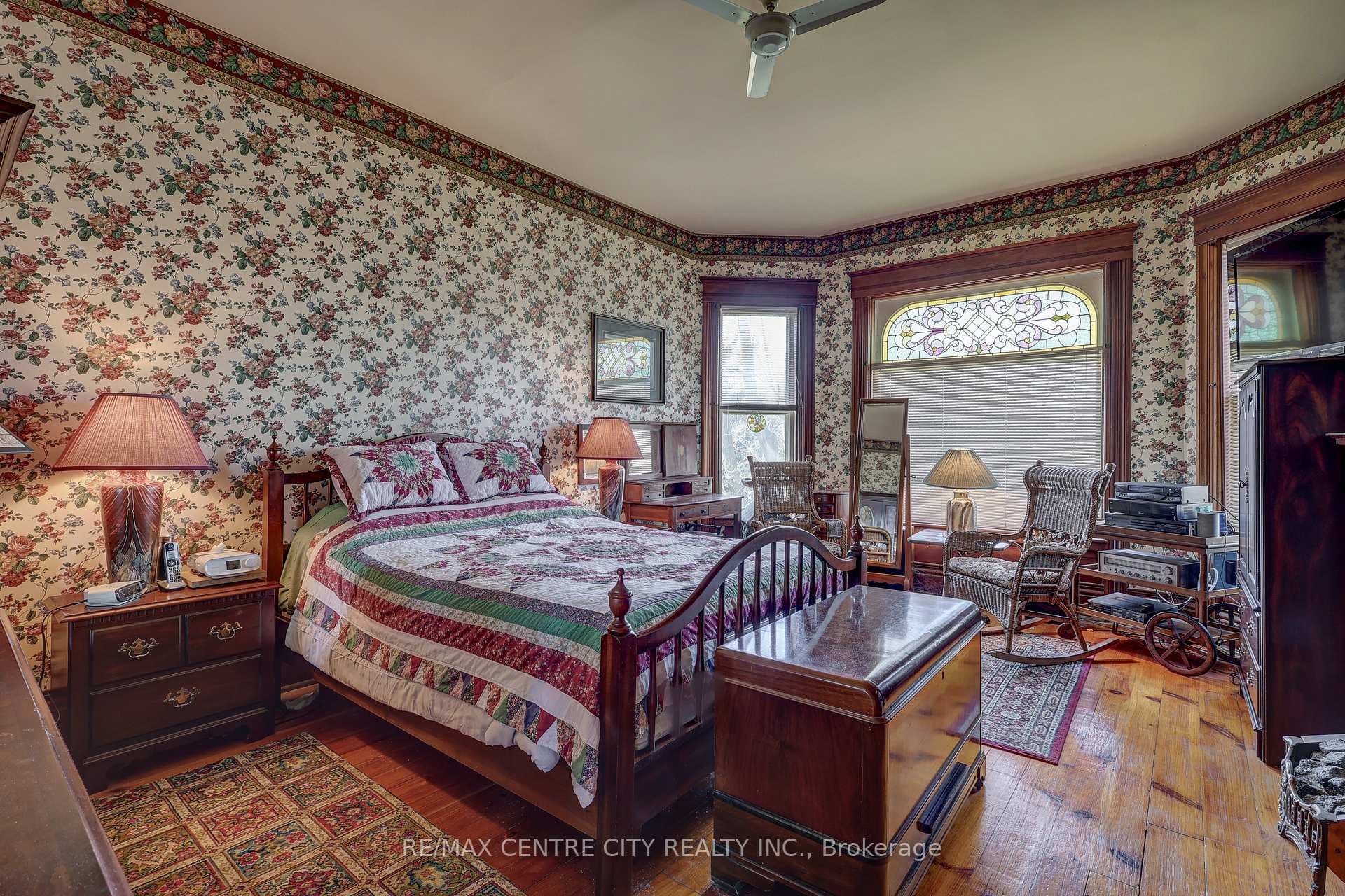 Bedroom #2 - gorgeous sunlight beams in here!