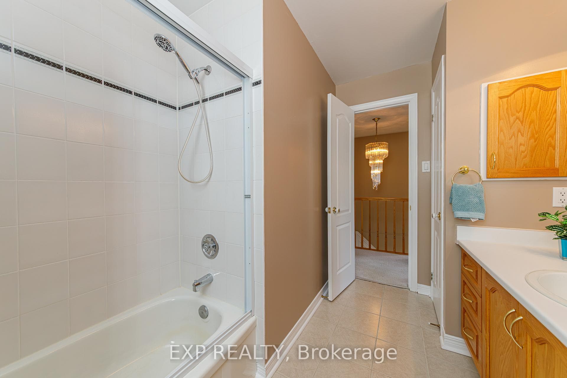 40 Newborough Crescent photo 27