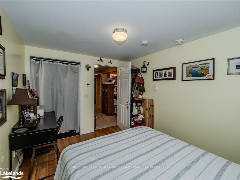 70 TAYLOR Road photo 32