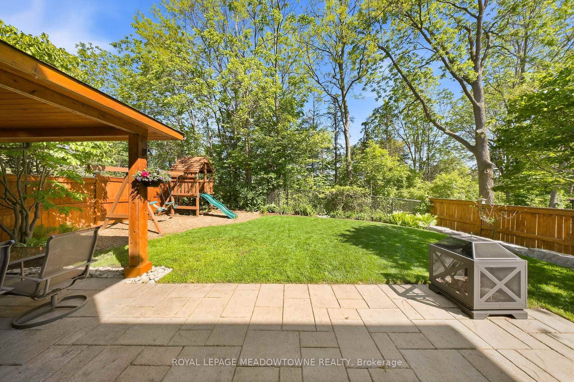 298 Eaton Street photo 46