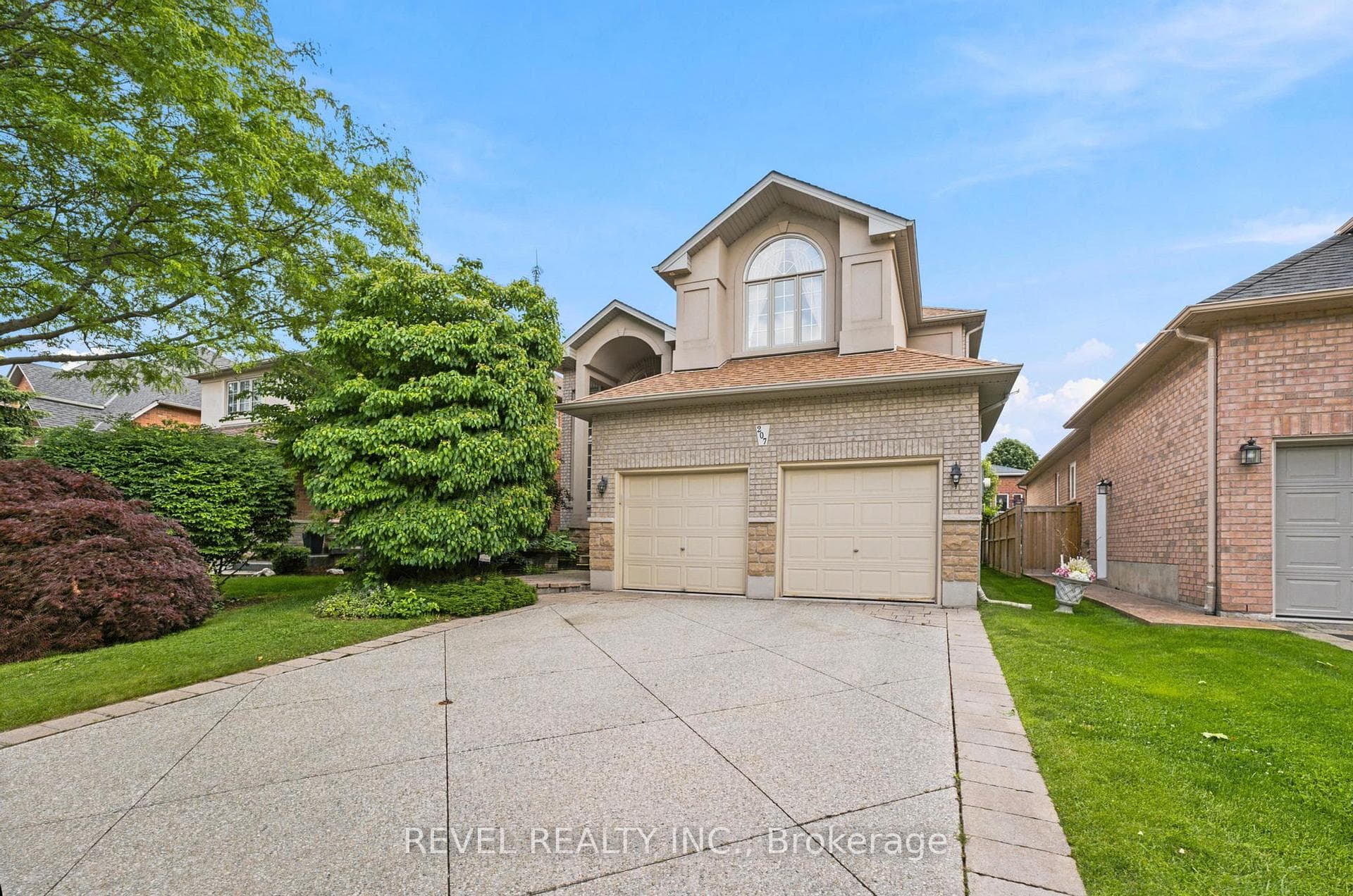 207 Valridge Drive photo 1