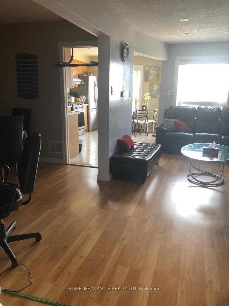 144 Robbinstone Drive photo 13