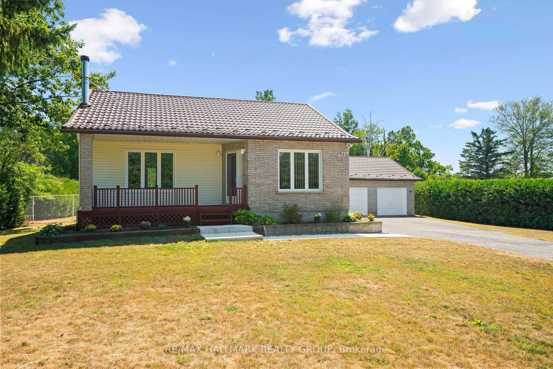 840 Du Golf Road photo 2