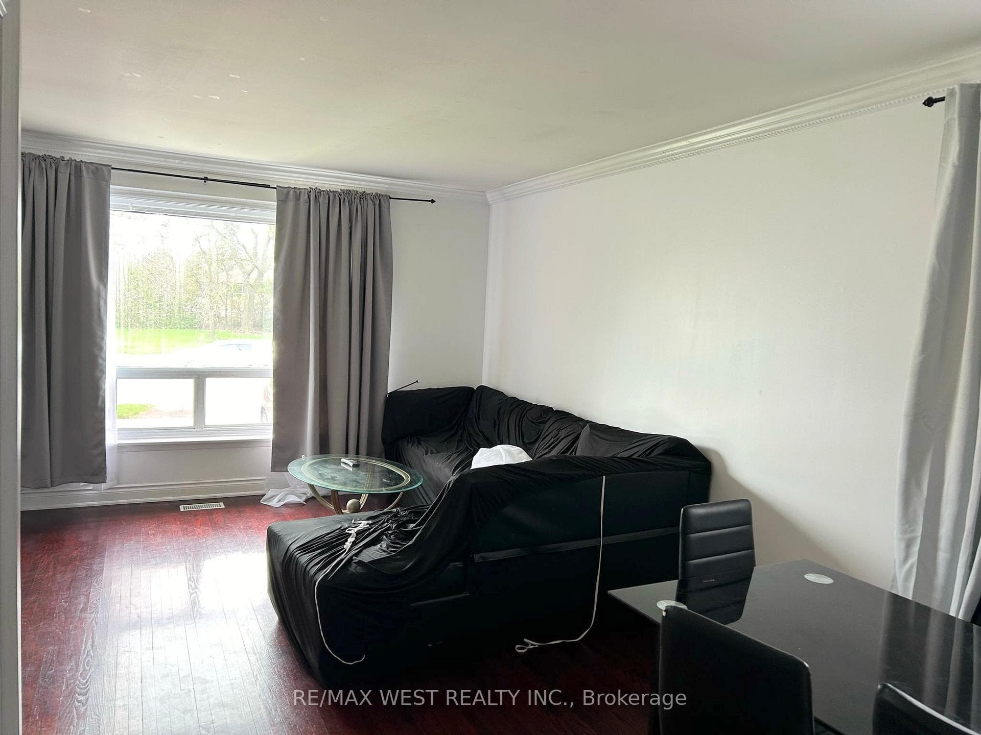 101 Dearbourne Boulevard photo 4