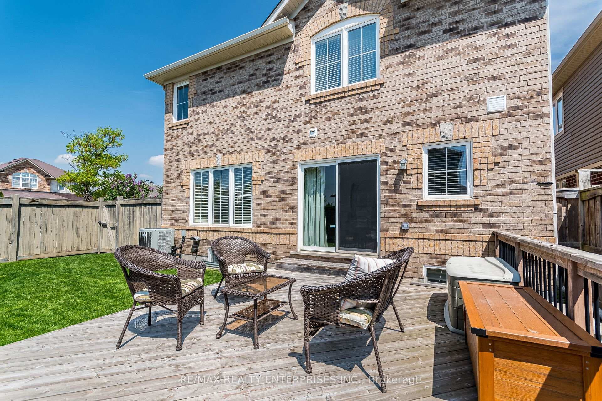 Walk Out From Kitchen - Perfect For Grilling