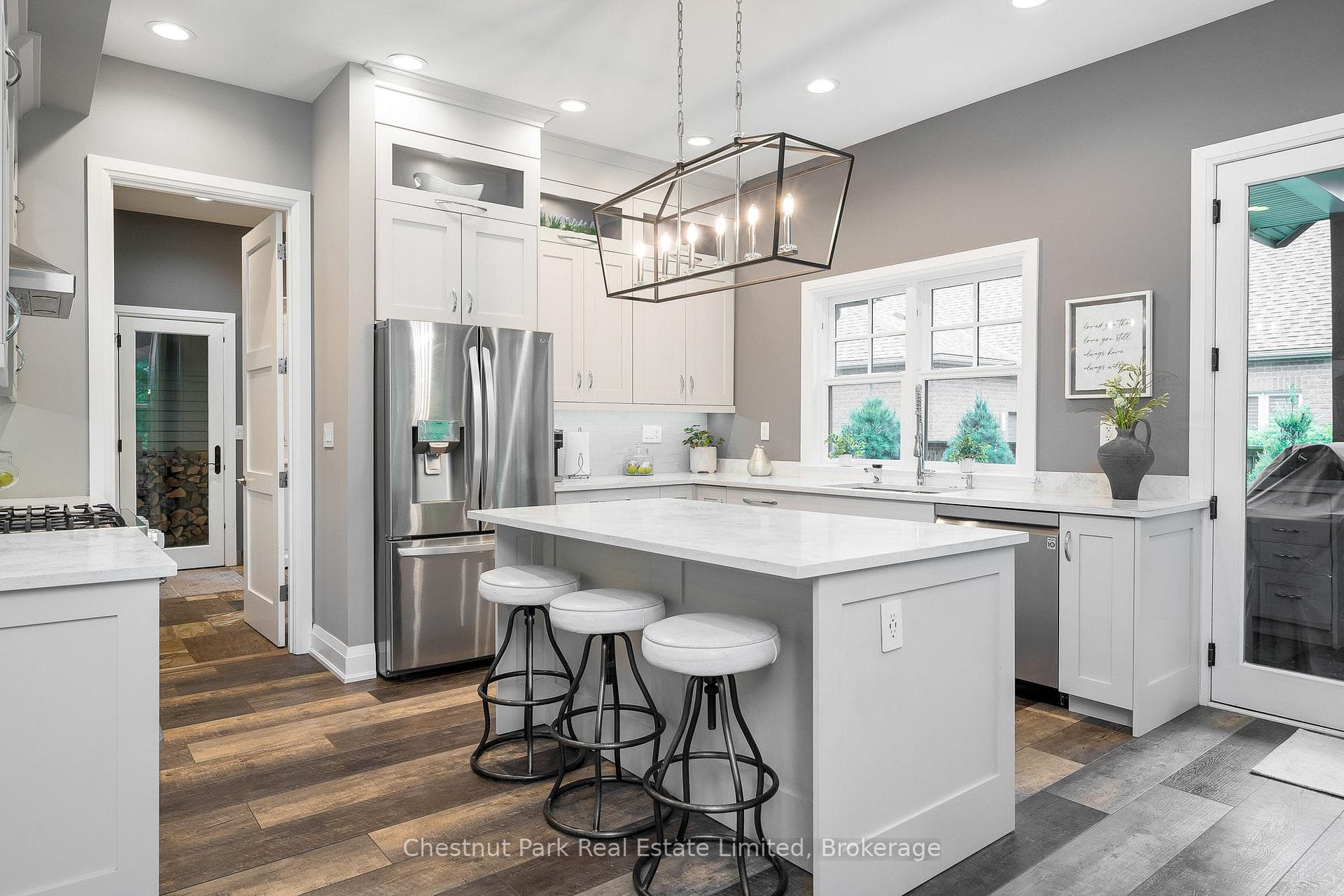 Upgraded Kitchen and appliances