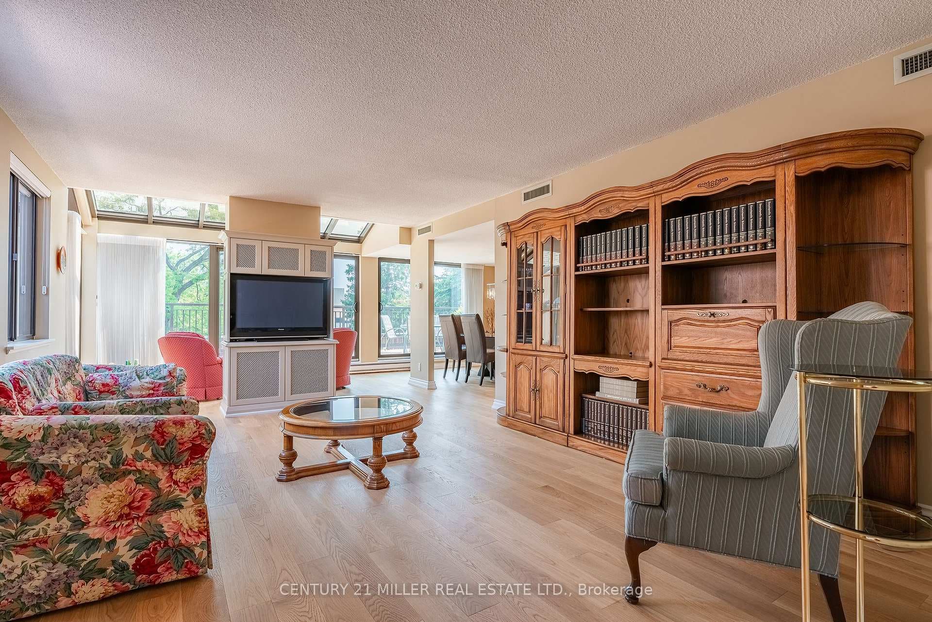 100 Lakeshore Road Unit 710 photo 7
