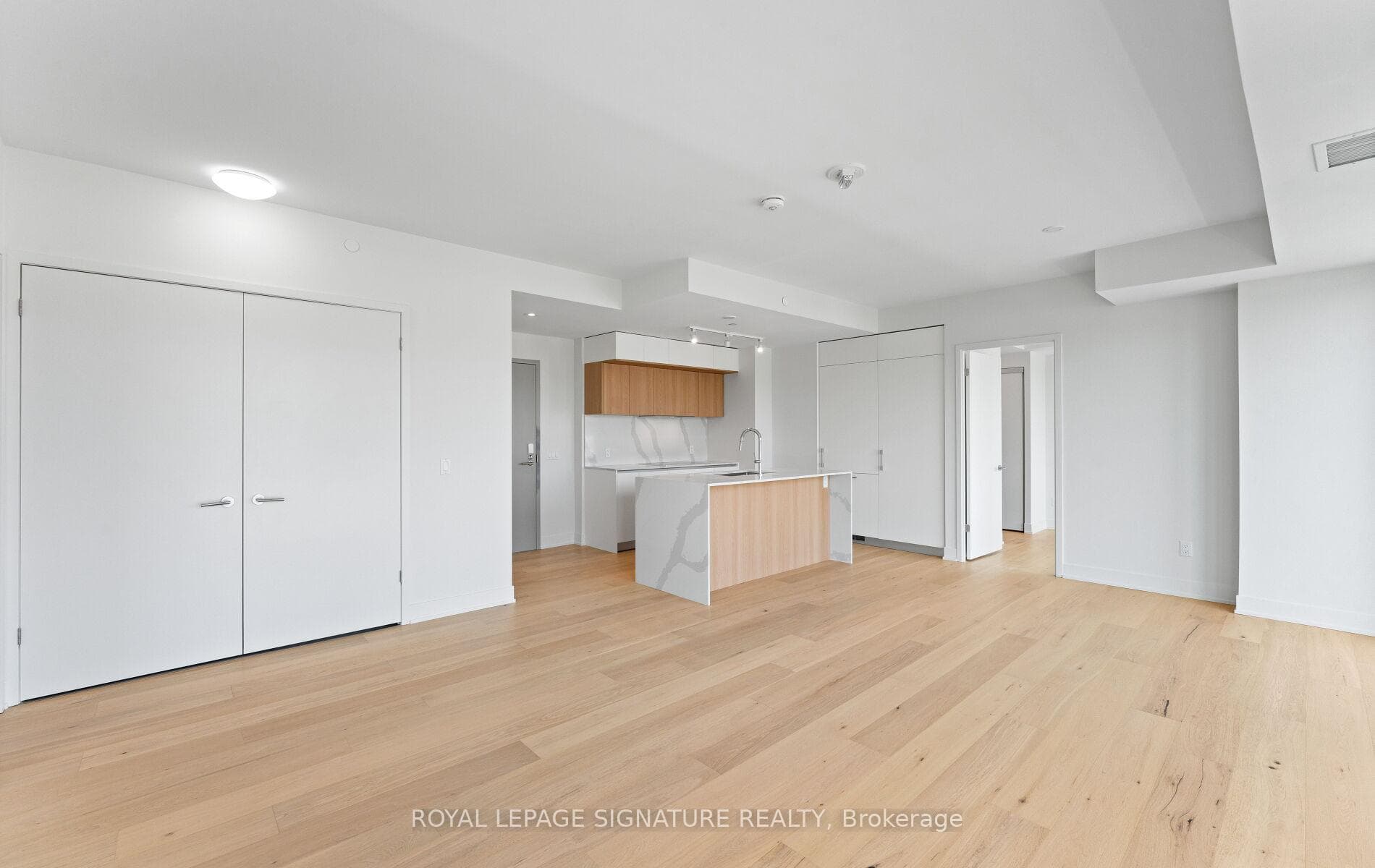 322 Dupont Street Unit 1008 photo 8