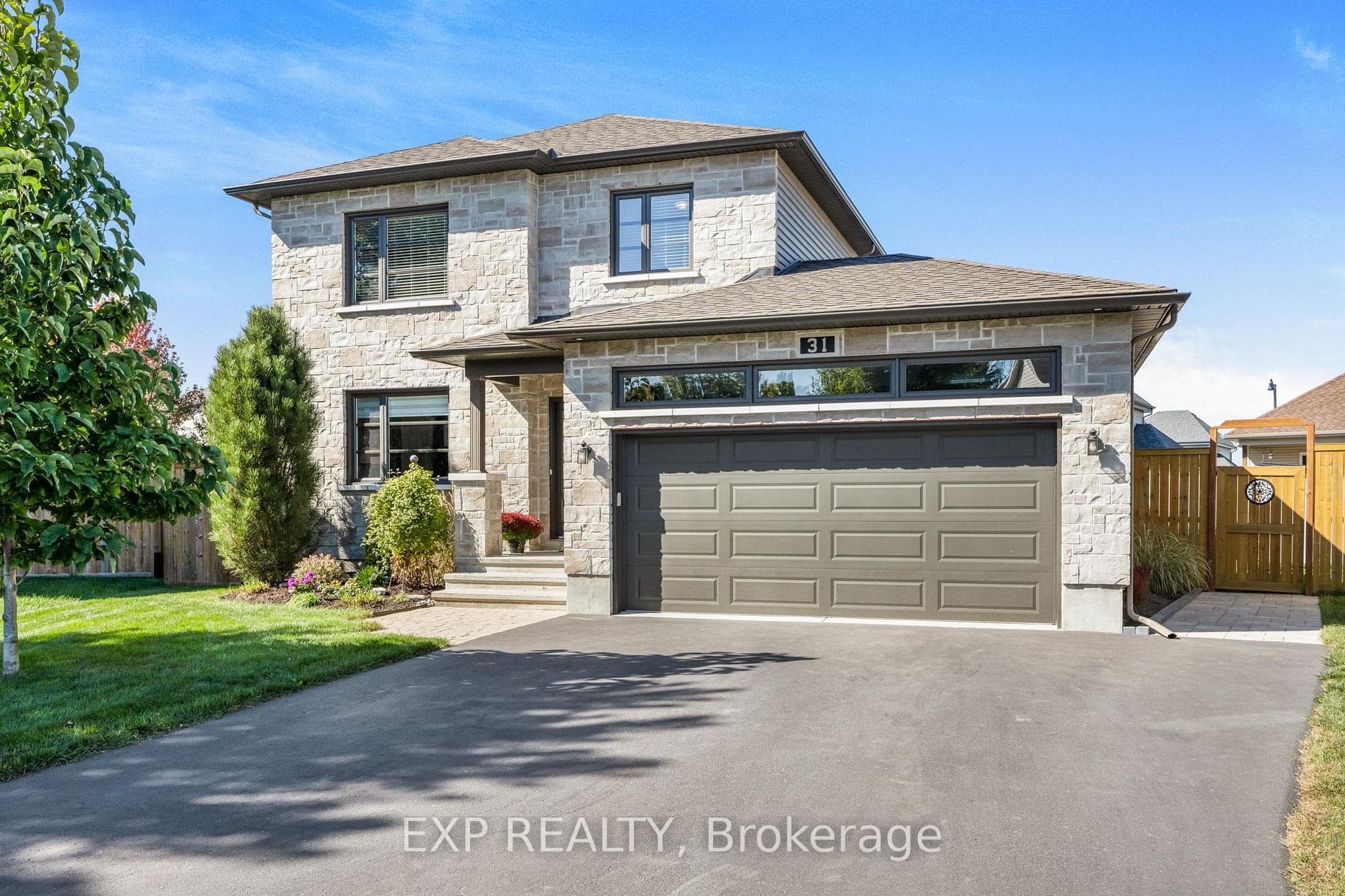 31 Abbey Crescent photo 1