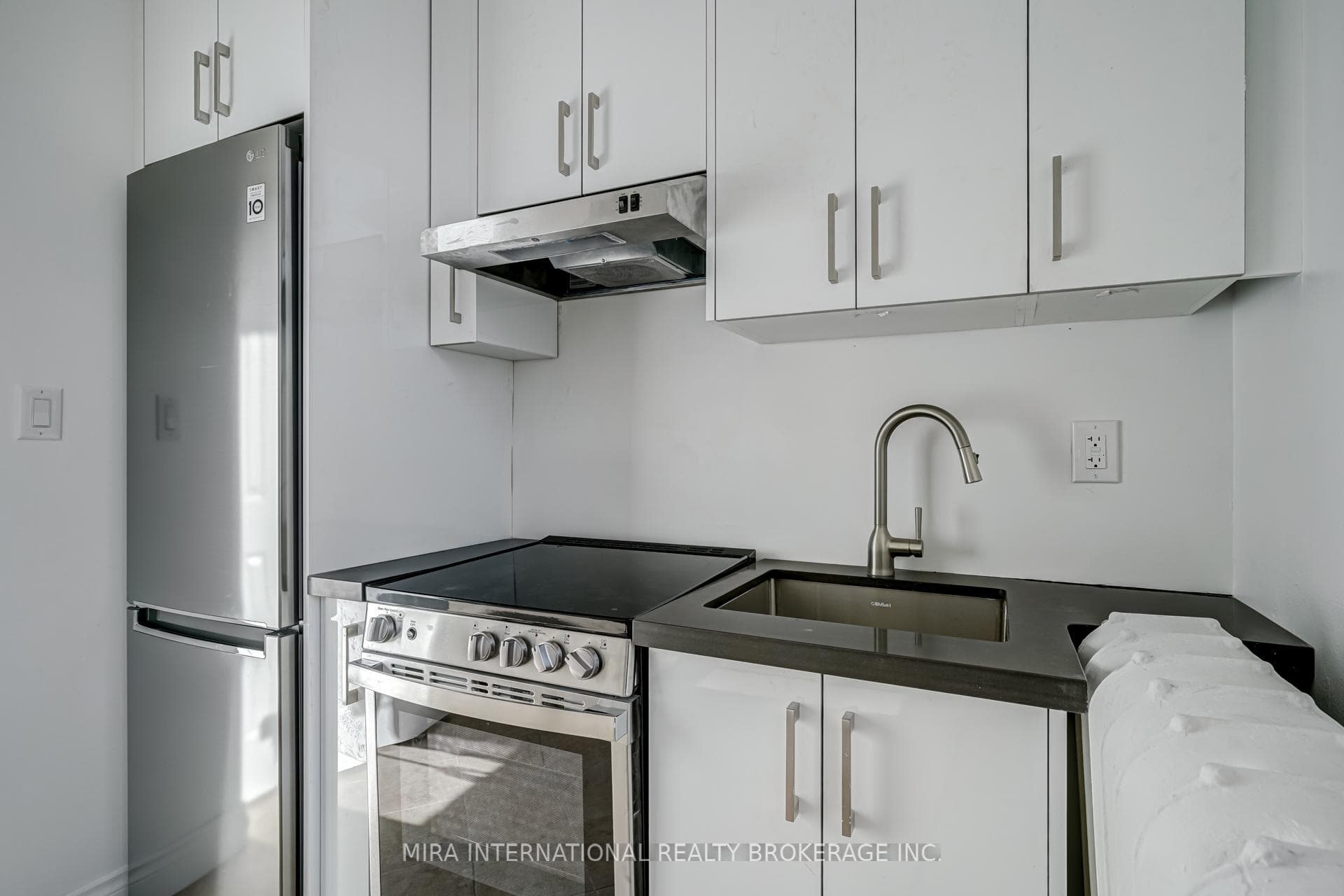 180 Sherbourne Street Unit 103 photo 8