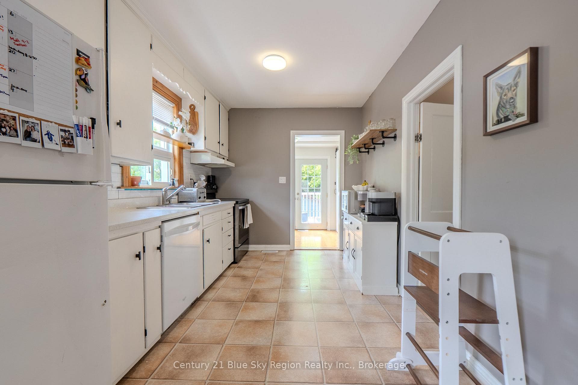 773 Worthington Street photo 10