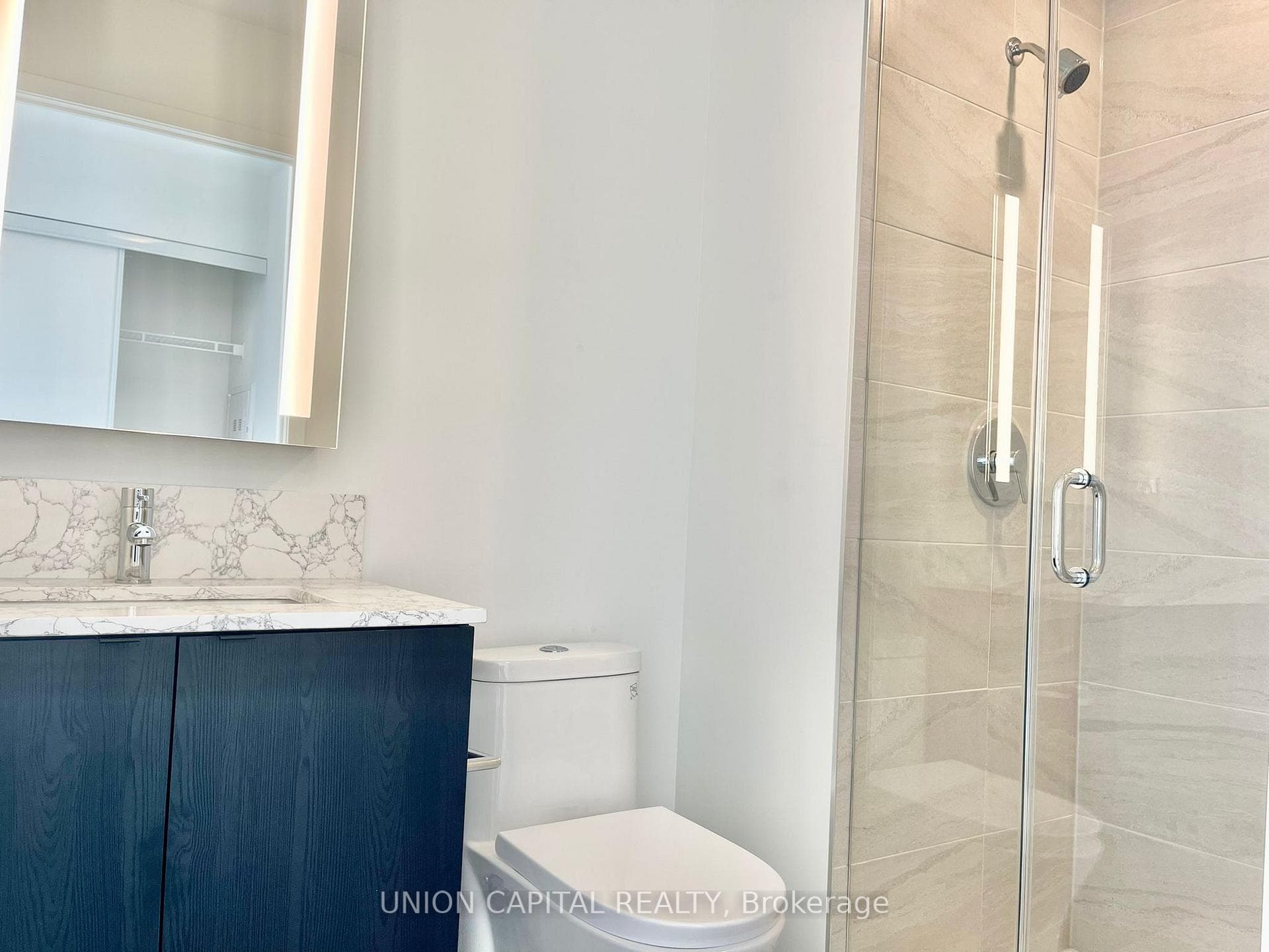 270 Dufferin Street Unit 906 photo 14