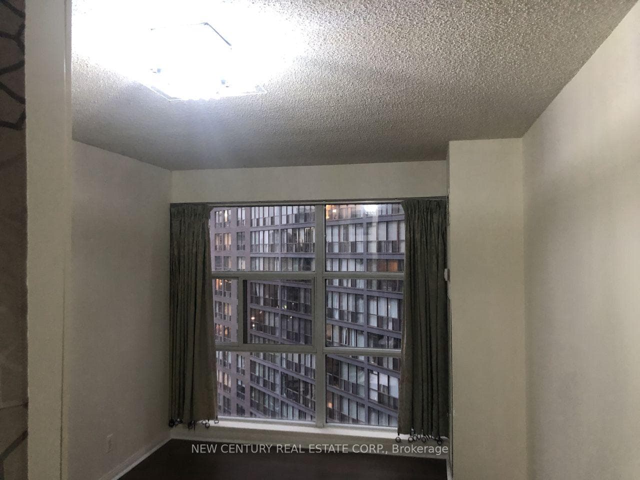 11 St Joseph Street Unit 1004 photo 2