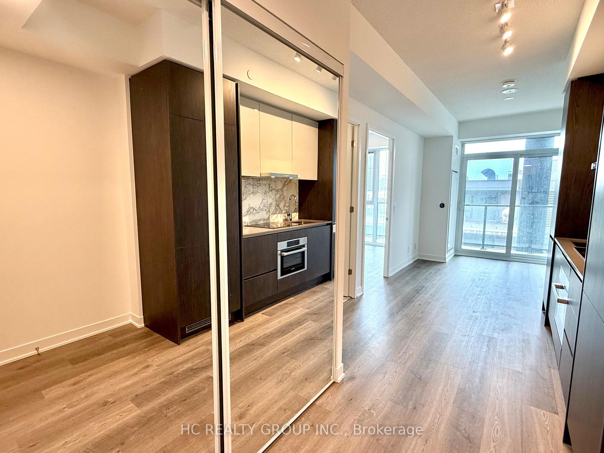 180 Front Street Unit 2015 photo 7