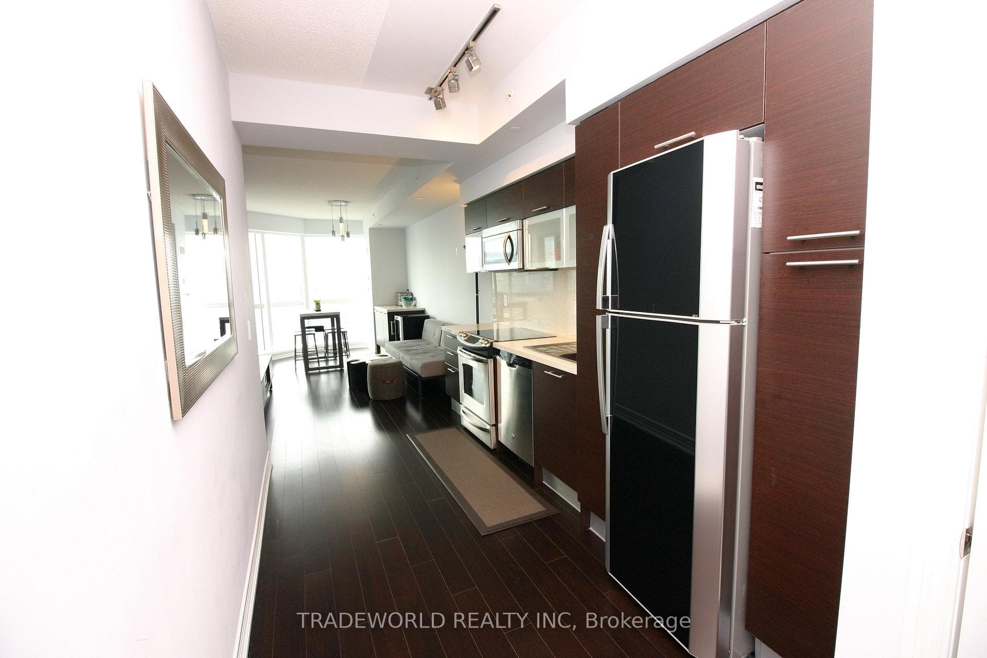 386 Yonge Street Unit 4216 photo 6