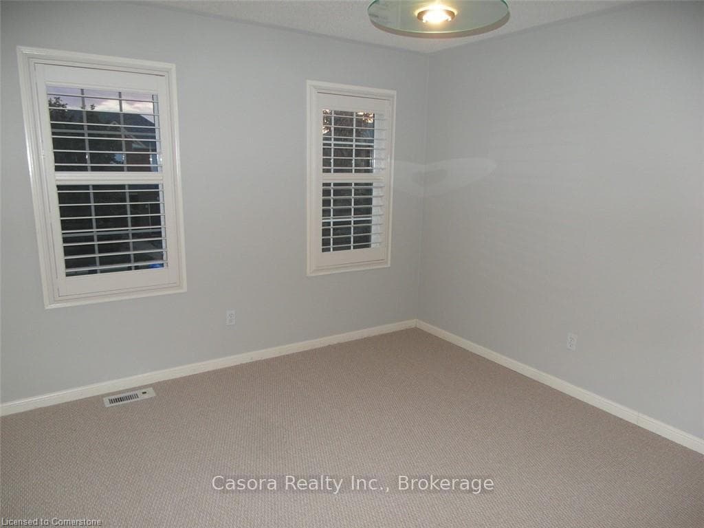 2289 Dunforest Crescent photo 12