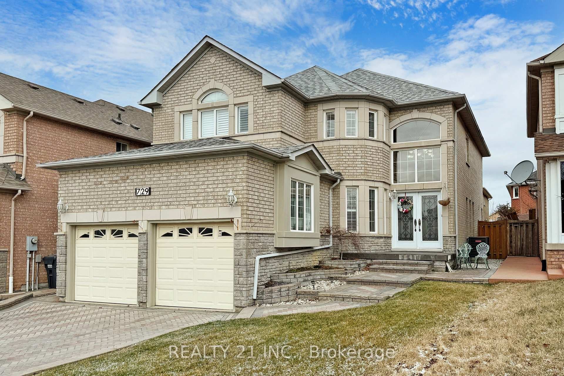 729 Lafayette Drive photo 2