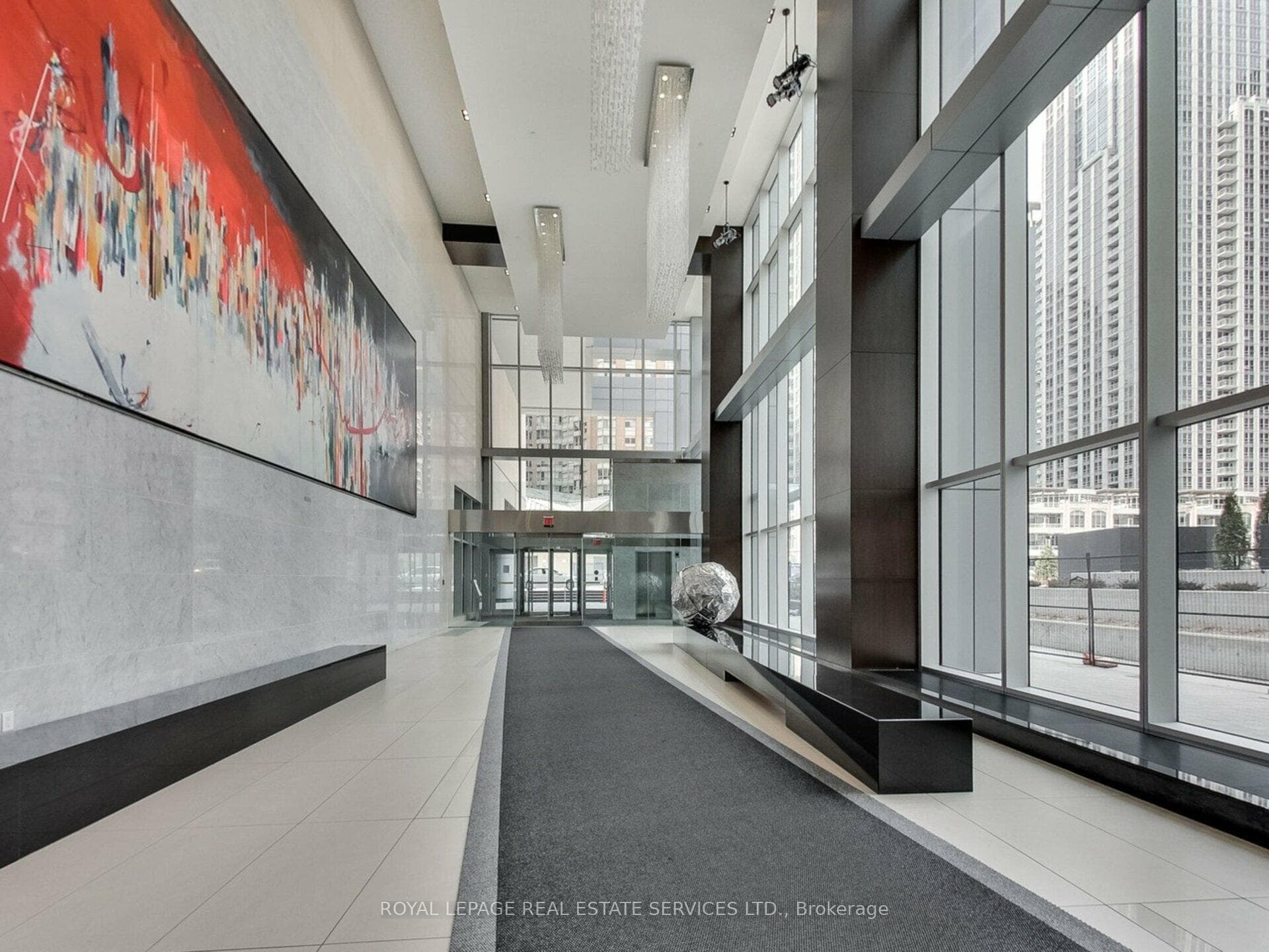 386 Yonge Street Unit 2714 photo 3