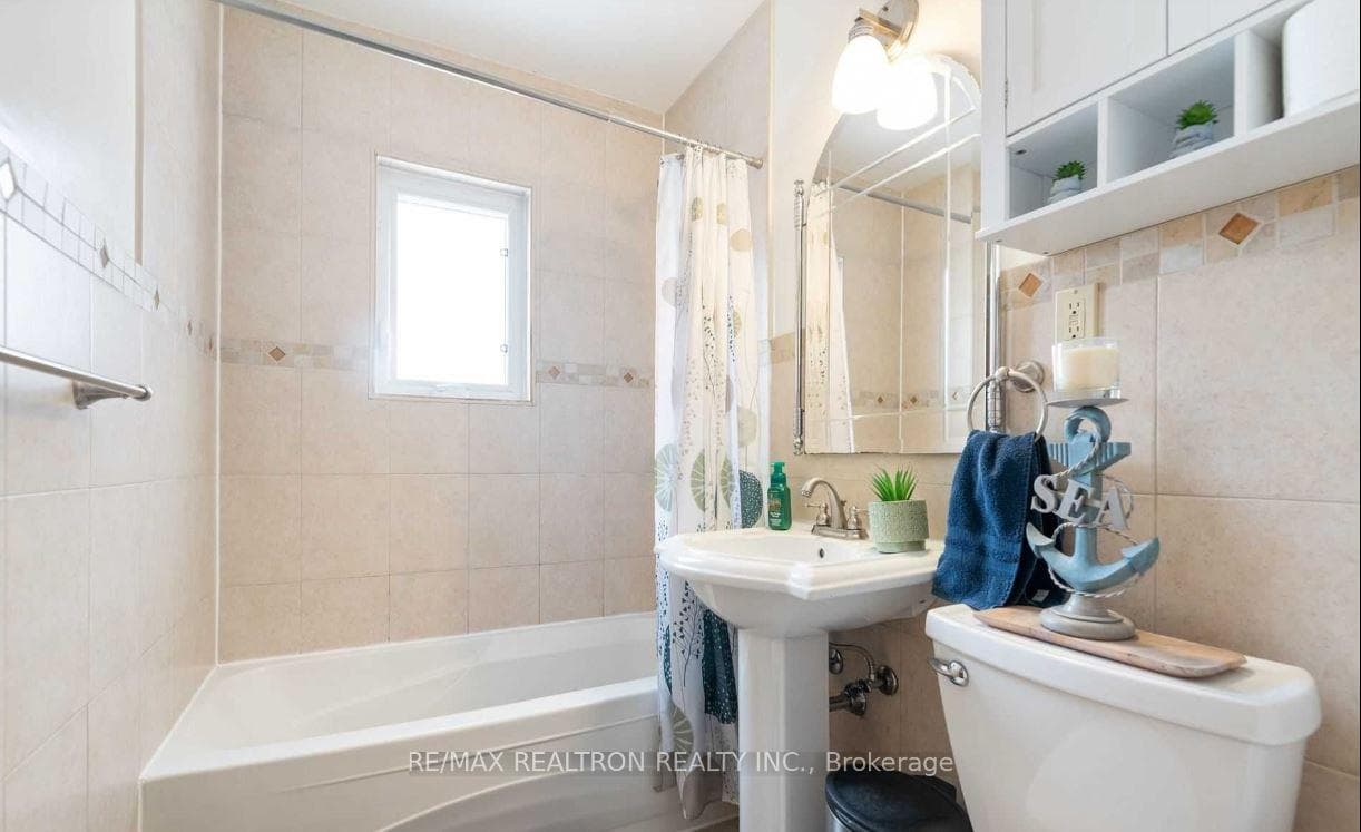 473 Vaughan Road photo 8