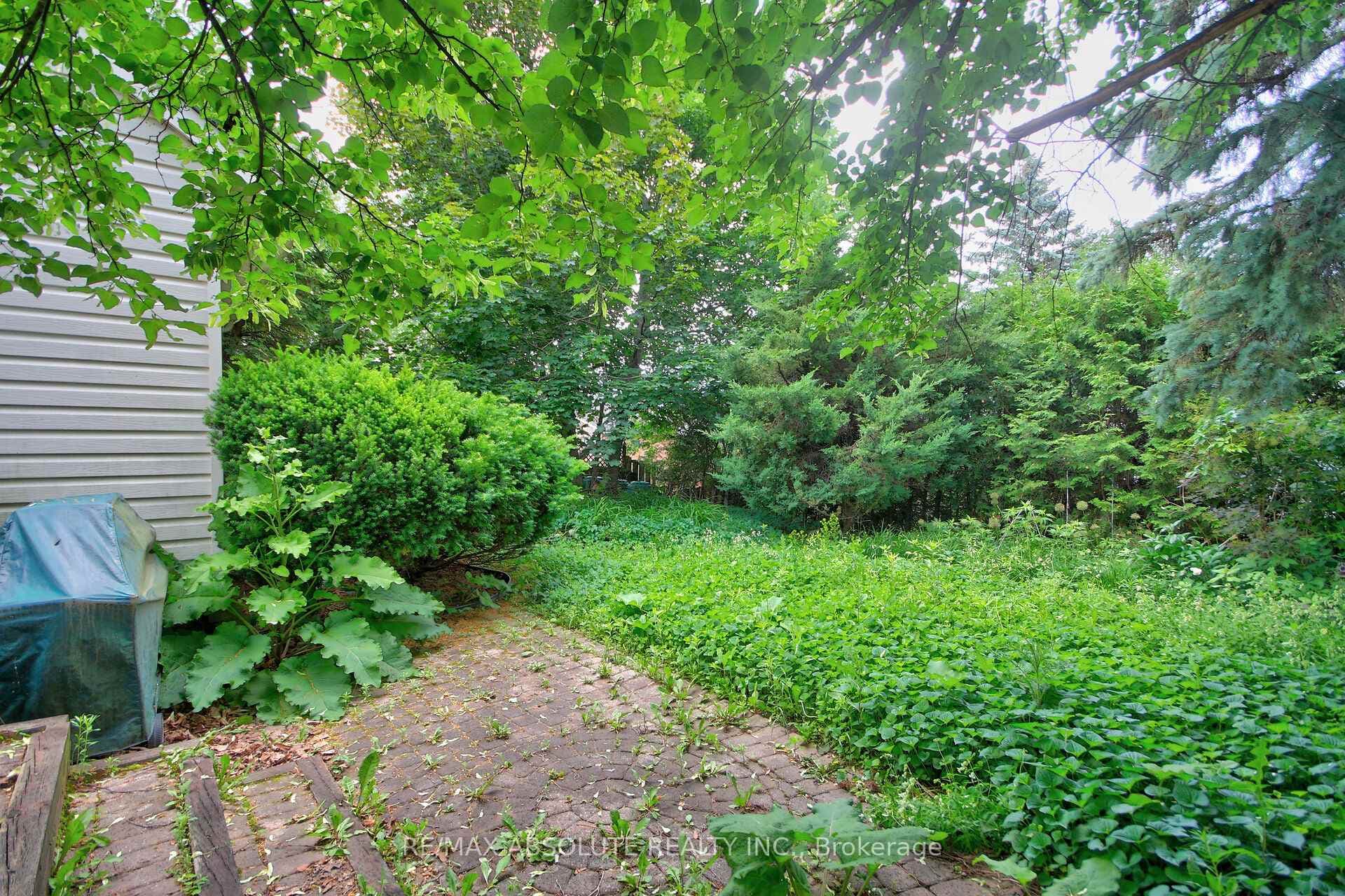 32 Sage Crescent photo 38