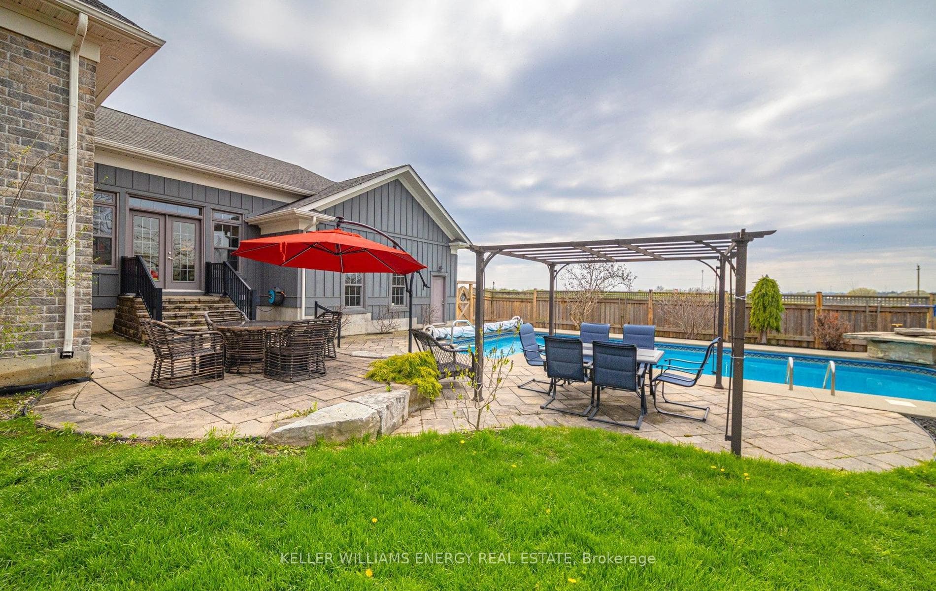 821 Hudson Street photo 48