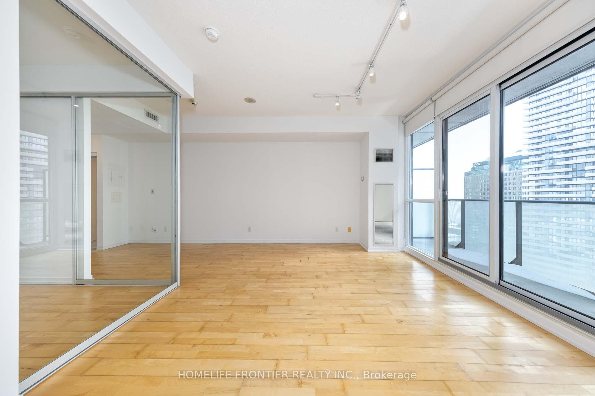 65 Bremner Boulevard Unit 2111 photo 15