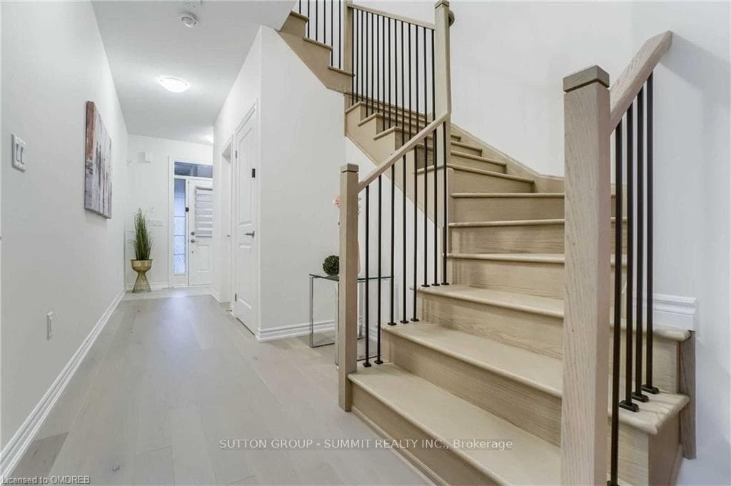 492 Bergamot Avenue photo 10