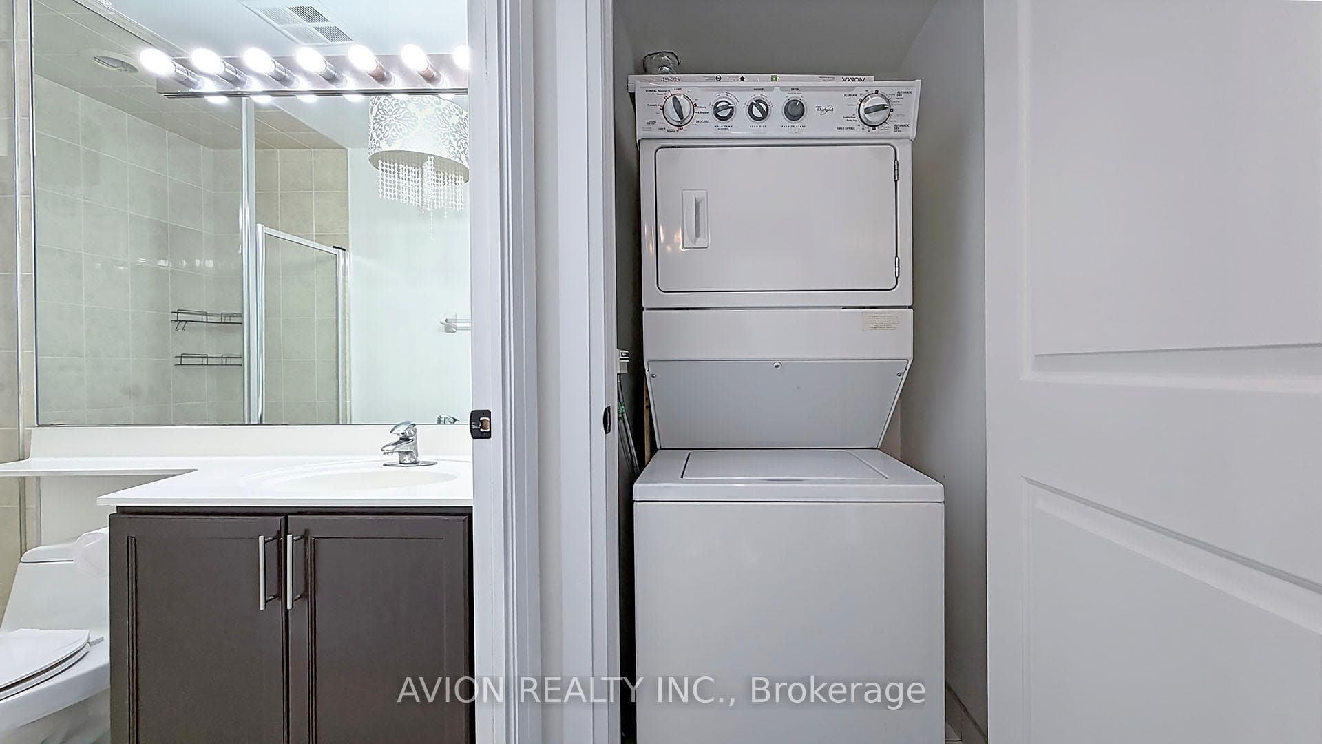 70 Absolute Avenue Unit 2905 photo 18