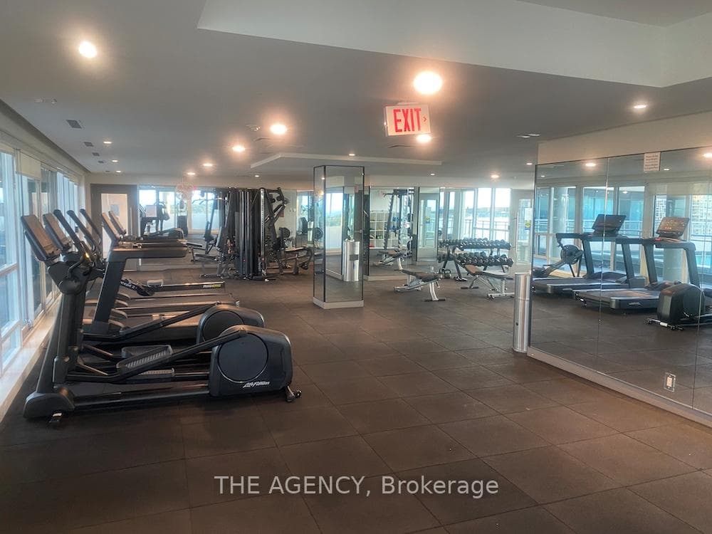 410 Queens Quay Unit 605 photo 21