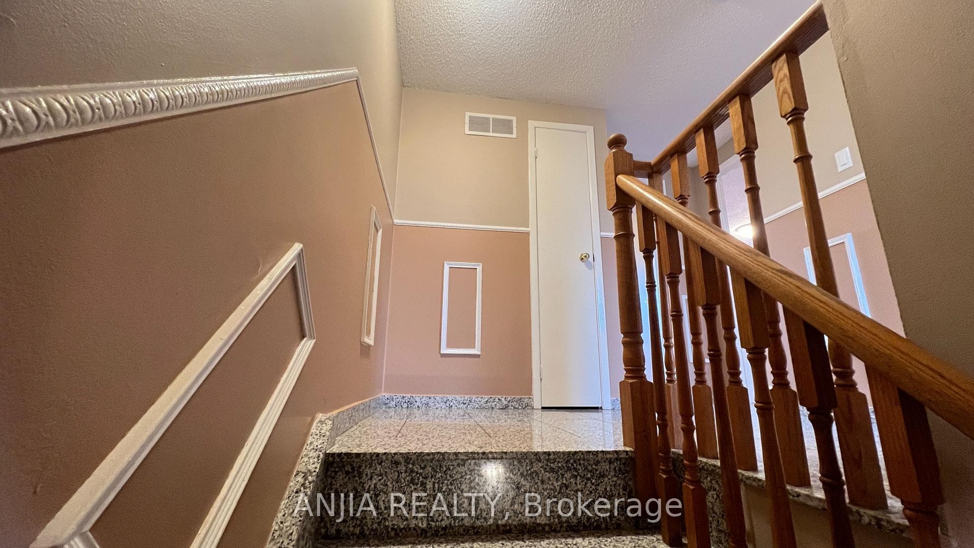 5 Forbes Crescent photo 9