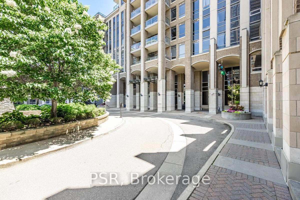 388 Prince of Wales Drive Unit 2811 photo 25
