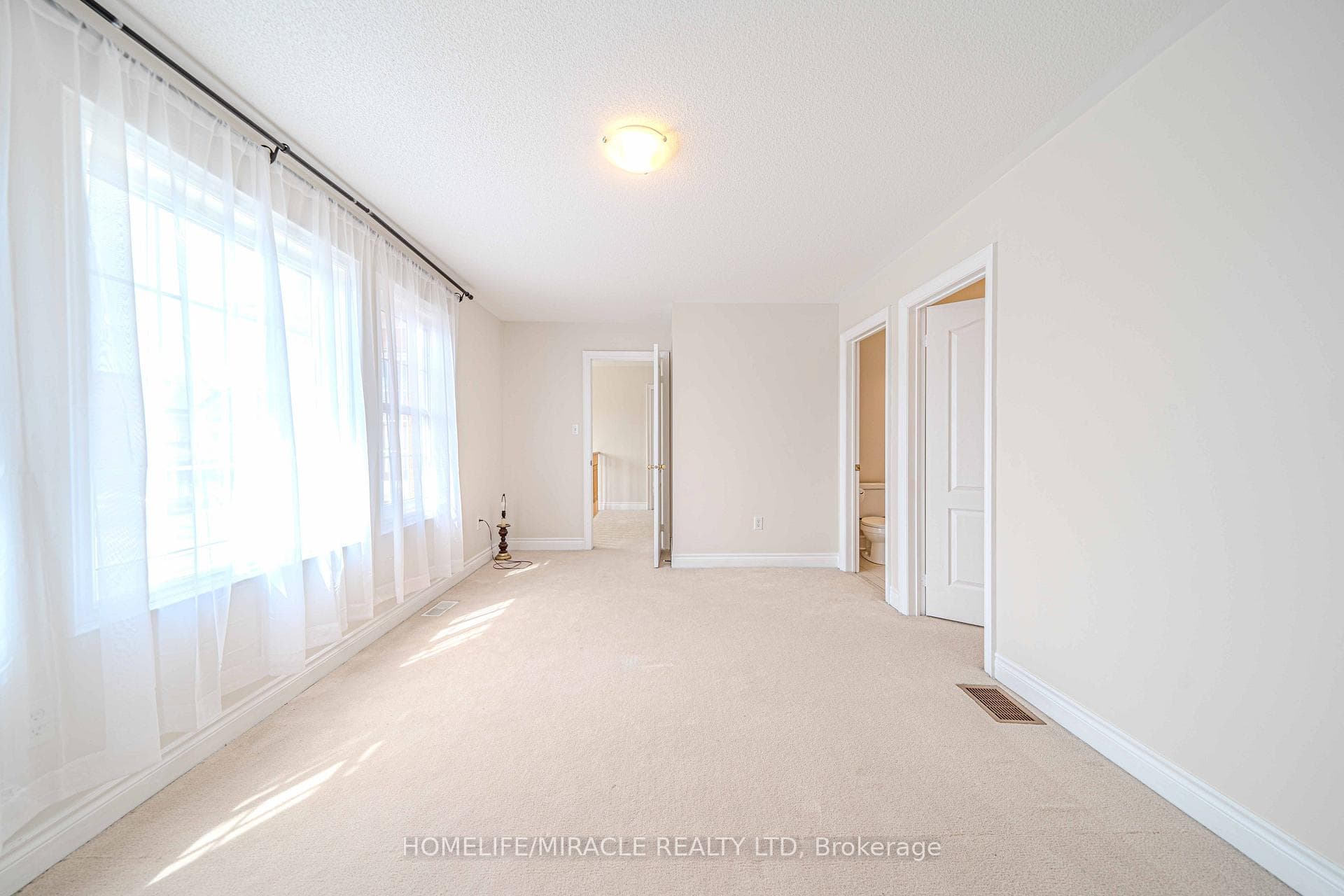 1811 Esterbrooke Drive photo 36