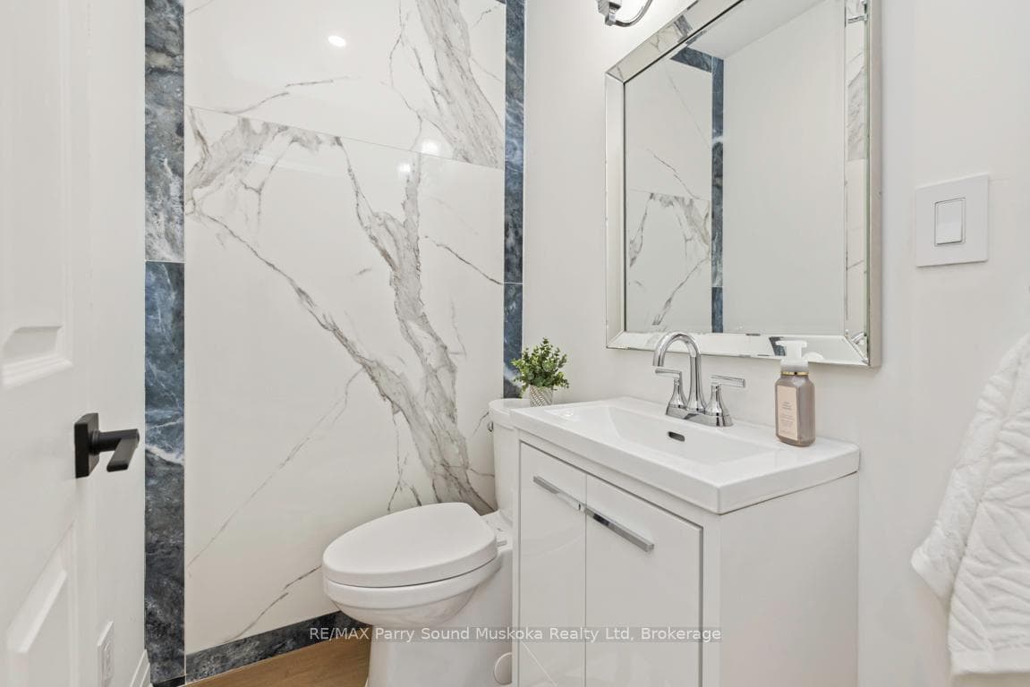 New custom 2 pc bath