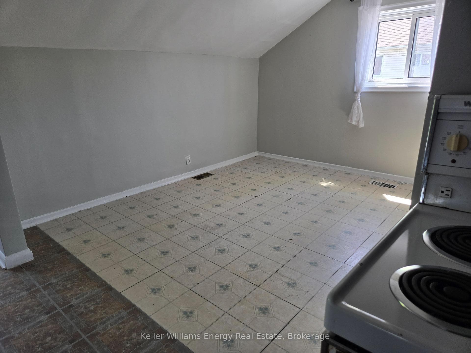 86 Brock Street Unit #3 photo 3
