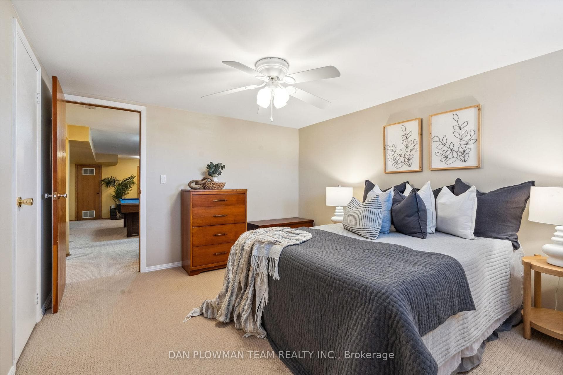 242 Chadburn Street photo 26