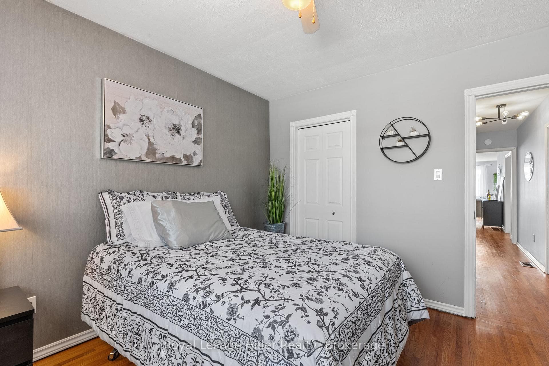248 Redford Crescent photo 22