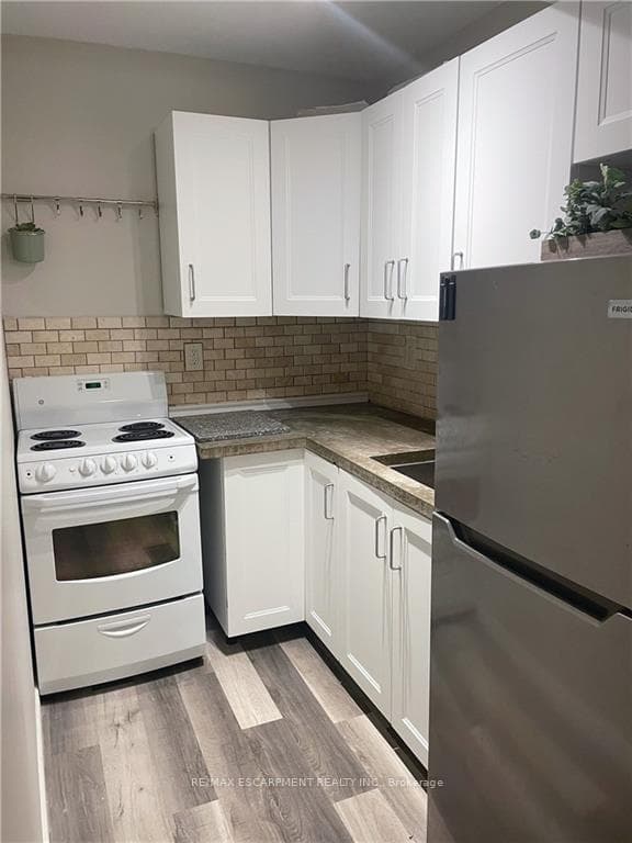 150 Charlton Avenue Unit 1805 photo 11