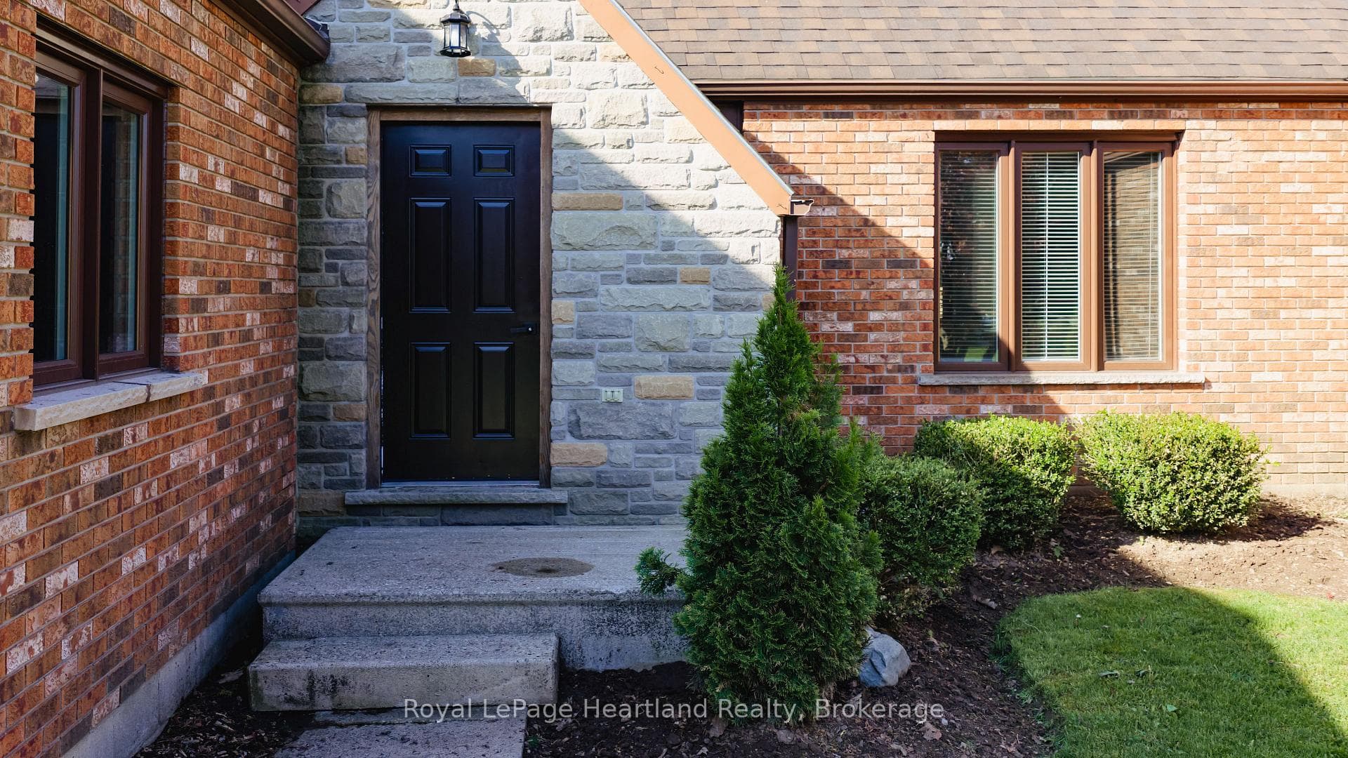 6 Alexander Street photo 4